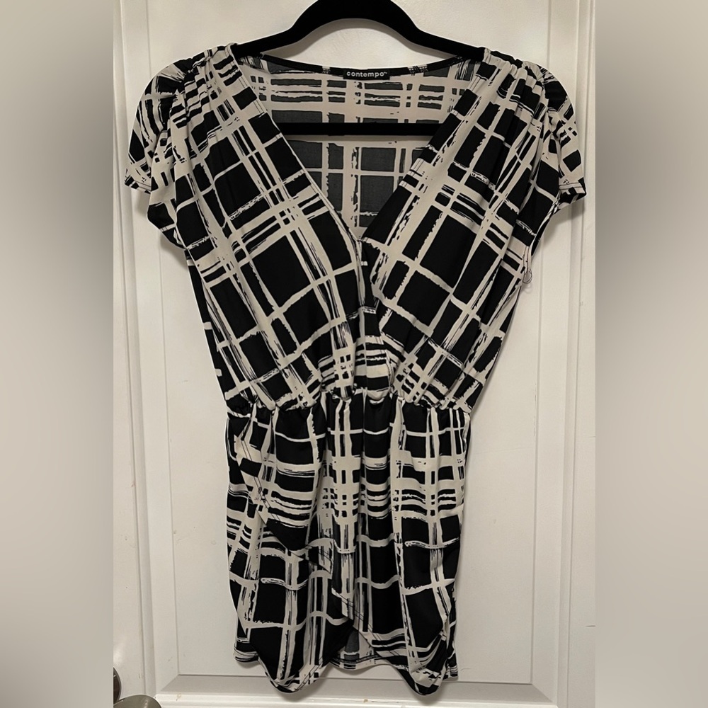 Contempo Women’s Black White Geometric Grid Print V-Neck Tunic Top Y2K Medium - Picture 3 of 12